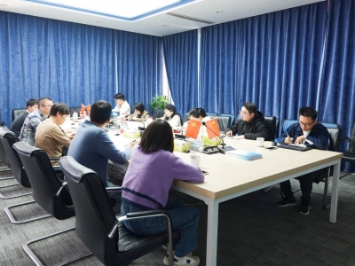 嘉興市科技局領導與高?？蒲性核鶎＜疑W臨芯能科技走訪調研